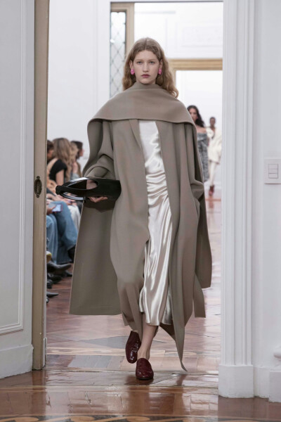 Alberta Ferretti Fall/Winter 2025 ​​​