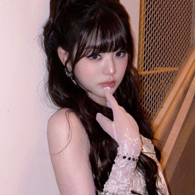 张元英