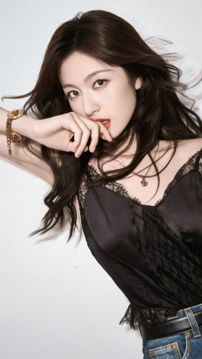 李兰迪
cr.@Lotte-F