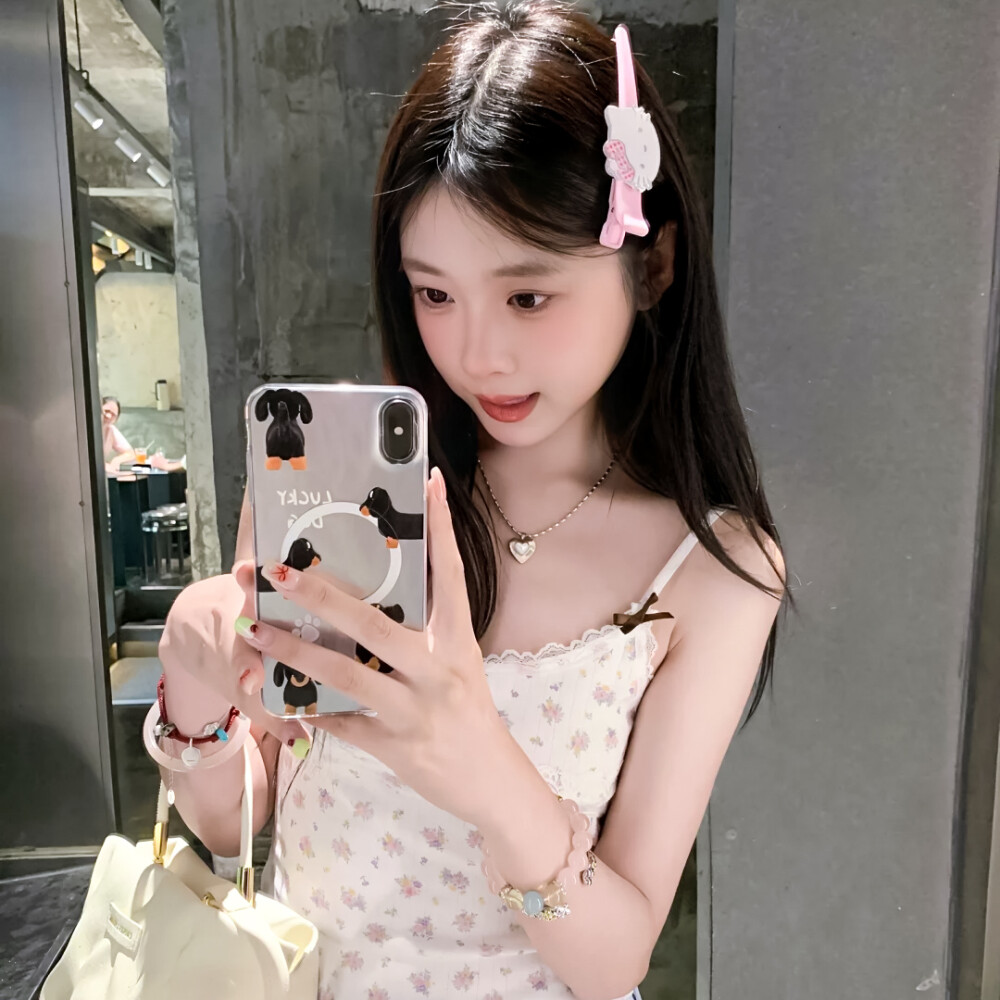 女头
“你是我的今天和所有的明天.”
°.✩┈…୨୧…┈✩.°