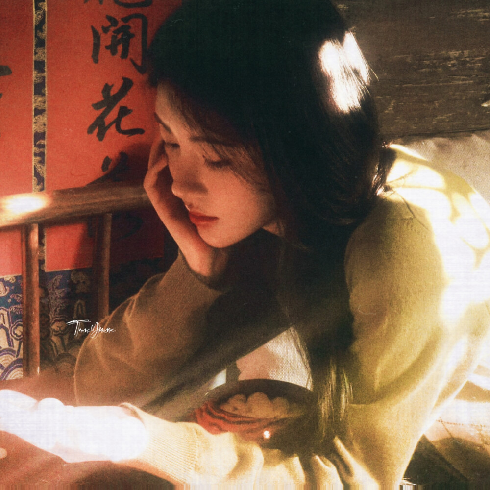 缓缓飘落的枫叶像思念