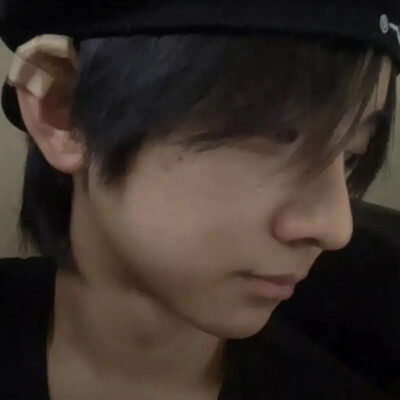 传几张朴准一 有好心人给投票吗