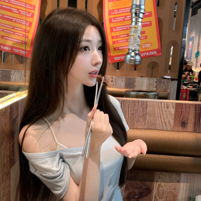 ，