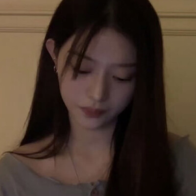 偷偷的看着你