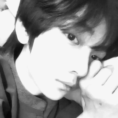 传几张朴准一 有好心人给投票吗