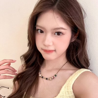 女头
“尽管还不曾离开，我已对你朝思暮想.”
°.✩┈…୨୧…┈✩.°