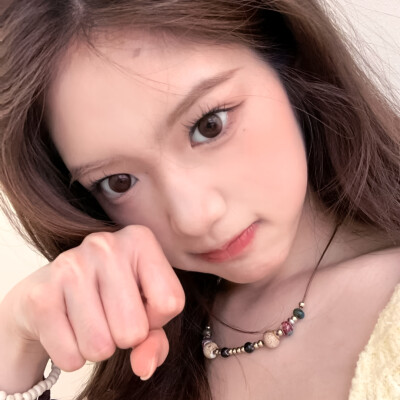 女头
“尽管还不曾离开，我已对你朝思暮想.”
°.✩┈…୨୧…┈✩.°
