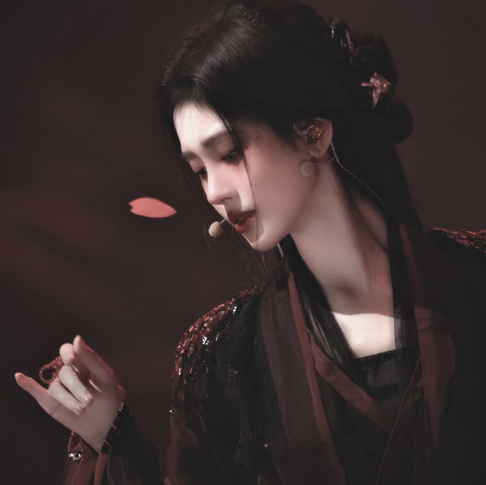 你回眸多娇我泪中带笑