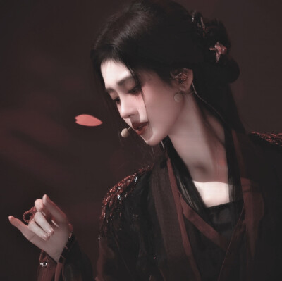 你回眸多娇我泪中带笑