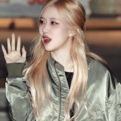 我的悲伤 是坠入尼罗河的那滴眼泪