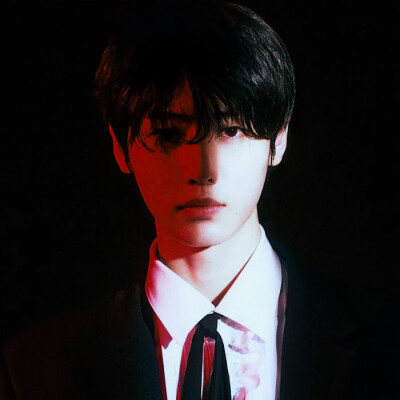 紅線划过_輪廻の秘密を深く秘めている