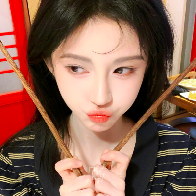 鞠婧祎