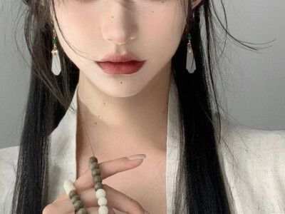 橙光女主，橙光素材，古风，清冷，佛珠