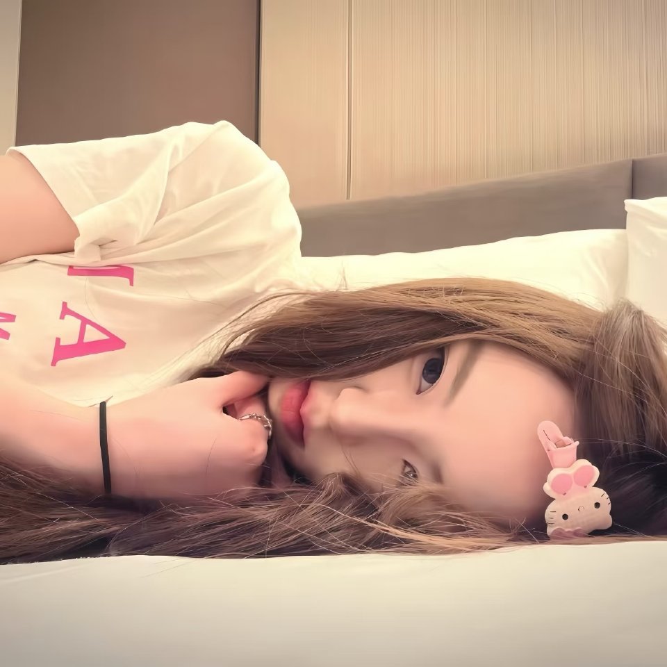 ❤️小猫起司ovo❤️＃生命力女生头像 ​​​＃Wechat氛围感女头＃夏日头像＃自由感＃自然系＃蝴蝶女孩头像＃艺术感头像＃胶片感头像＃复古＃棕色系