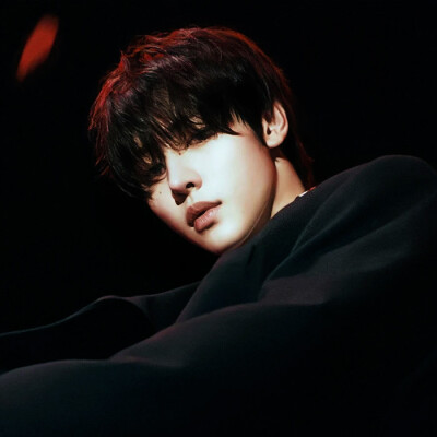 紅線划过_輪廻の秘密を深く秘めている