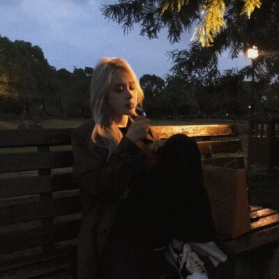 女头