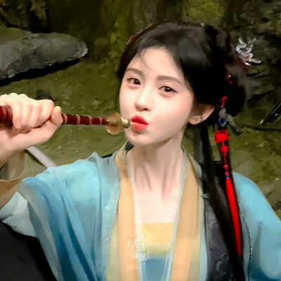 鞠婧祎