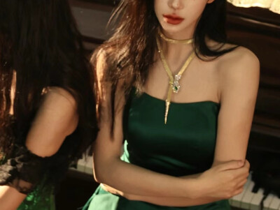橙光女主，橙光素材，财阀大小姐，剧情图