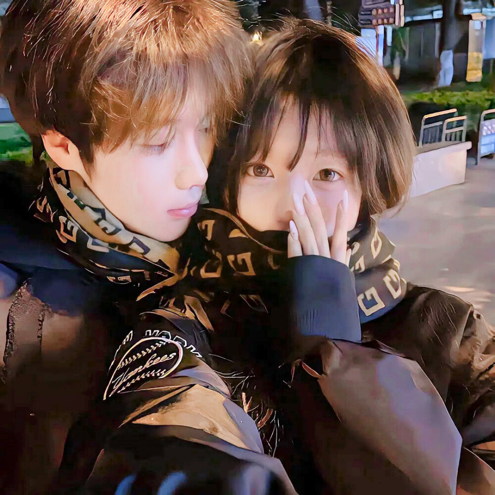 如果你问我幸福嘛 我会毫不犹豫的说 有你在很幸福૮◍˃ ᵕ ˂◍ა