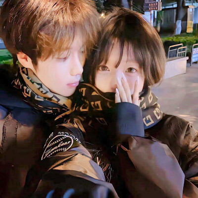 如果你问我幸福嘛 我会毫不犹豫的说 有你在很幸福૮◍˃ ᵕ ˂◍ა