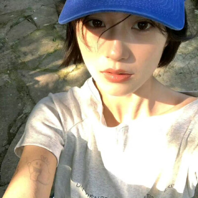 一晃又一秋 有人再见 有人再也不见 