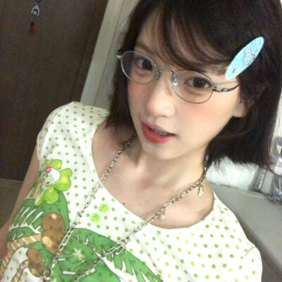 ❤️小猫起司ovo❤️＃生命力女生头像 ​​​＃Wechat氛围感女头＃夏日头像＃自由感＃自然系＃蝴蝶女孩头像＃艺术感头像＃胶片感头像＃复古＃棕色系