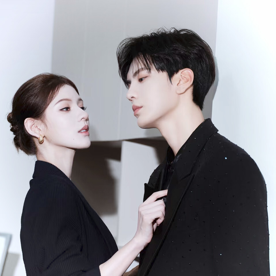 深情眼
毕雯珺·张予曦