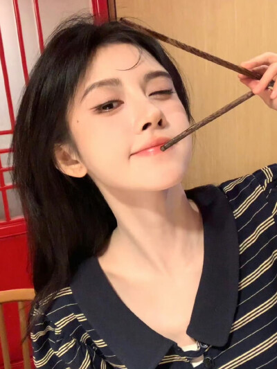 鞠婧祎头像壁纸