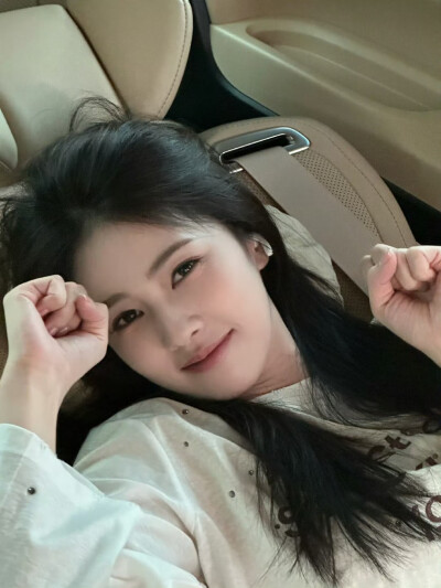 白鹿头像壁纸