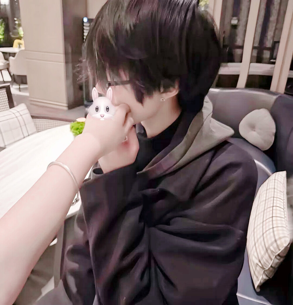 如果你问我幸福嘛 我会毫不犹豫的说 有你在很幸福૮◍˃ ᵕ ˂◍ა