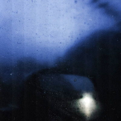 ·破碎的翅膀是第二年冬·
裴珠泫
原图cr背着杨杨跑