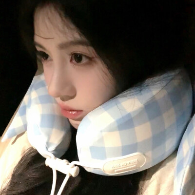 (*¯︶¯*)