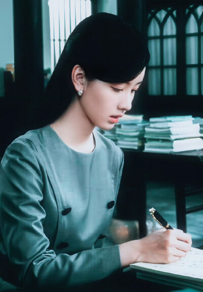 陈都灵