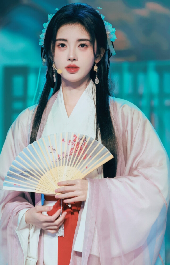 鞠婧祎