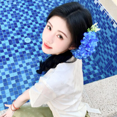 鞠婧祎