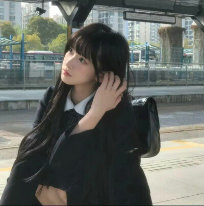 ❤️宁稚樱序❤️＃生命力女生头像 ​​​＃Wechat氛围感女头＃夏日头像＃自由感＃自然系＃蝴蝶女孩头像＃艺术感头像＃胶片感头像＃复古＃棕色系
