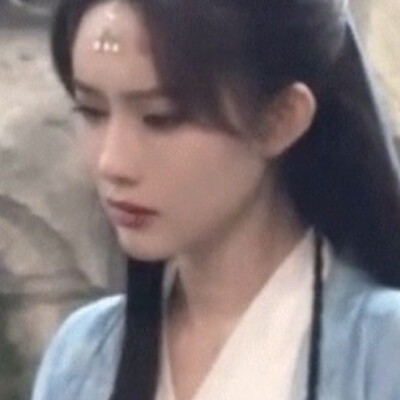 花间不饮泪沾衣