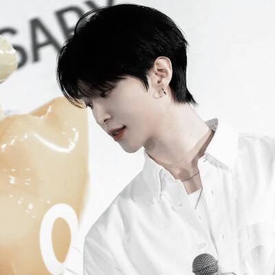 范丞丞
cr. Fantasticbaby丨范丞丞
