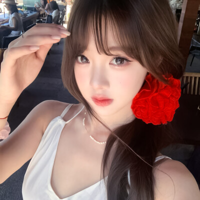 “不求情意绵绵，但求天长地久.”
：女头