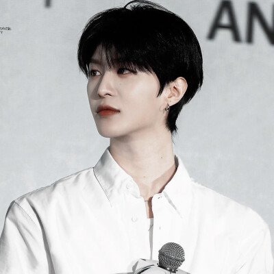 范丞丞
cr. Fantasticbaby丨范丞丞
