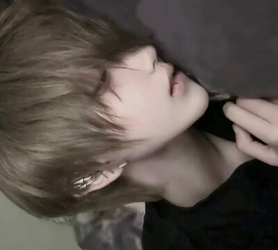 (๑>ᴗ<๑)