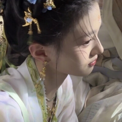 空留一盏芽色的清茶