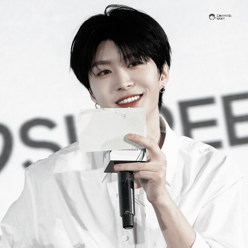 范丞丞
cr. Fantasticbaby丨范丞丞
