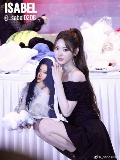 _sabel0208 老婆们这个站子的授权我依旧更在了置顶小号 大家都来改！
