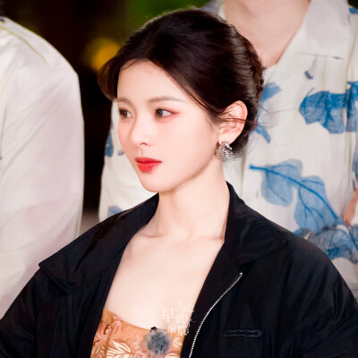 杨超越