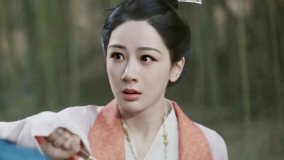 《锦绣芳华》何惟芳（杨紫饰）