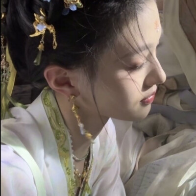 空留一盏芽色的清茶