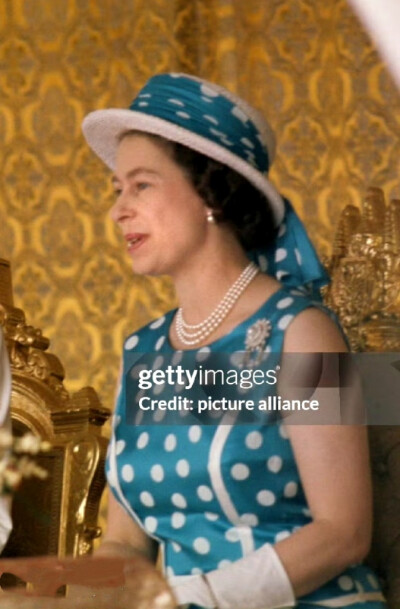 Her Majesty Queen Elizabeth II ，1972