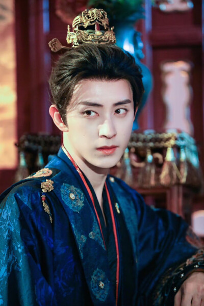 敖瑞鹏头像壁纸