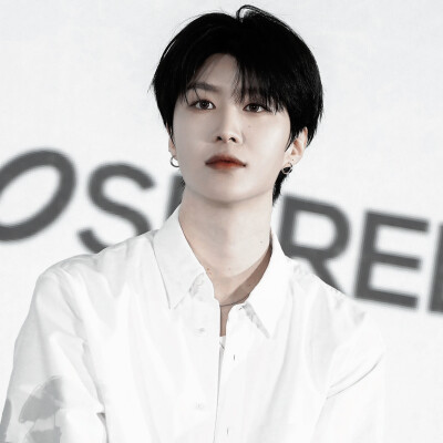 范丞丞
cr. Fantasticbaby丨范丞丞
